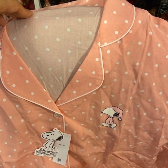 Snoopy two piece pjs pajama sleepwear new from Japan - Picture 2 of 4